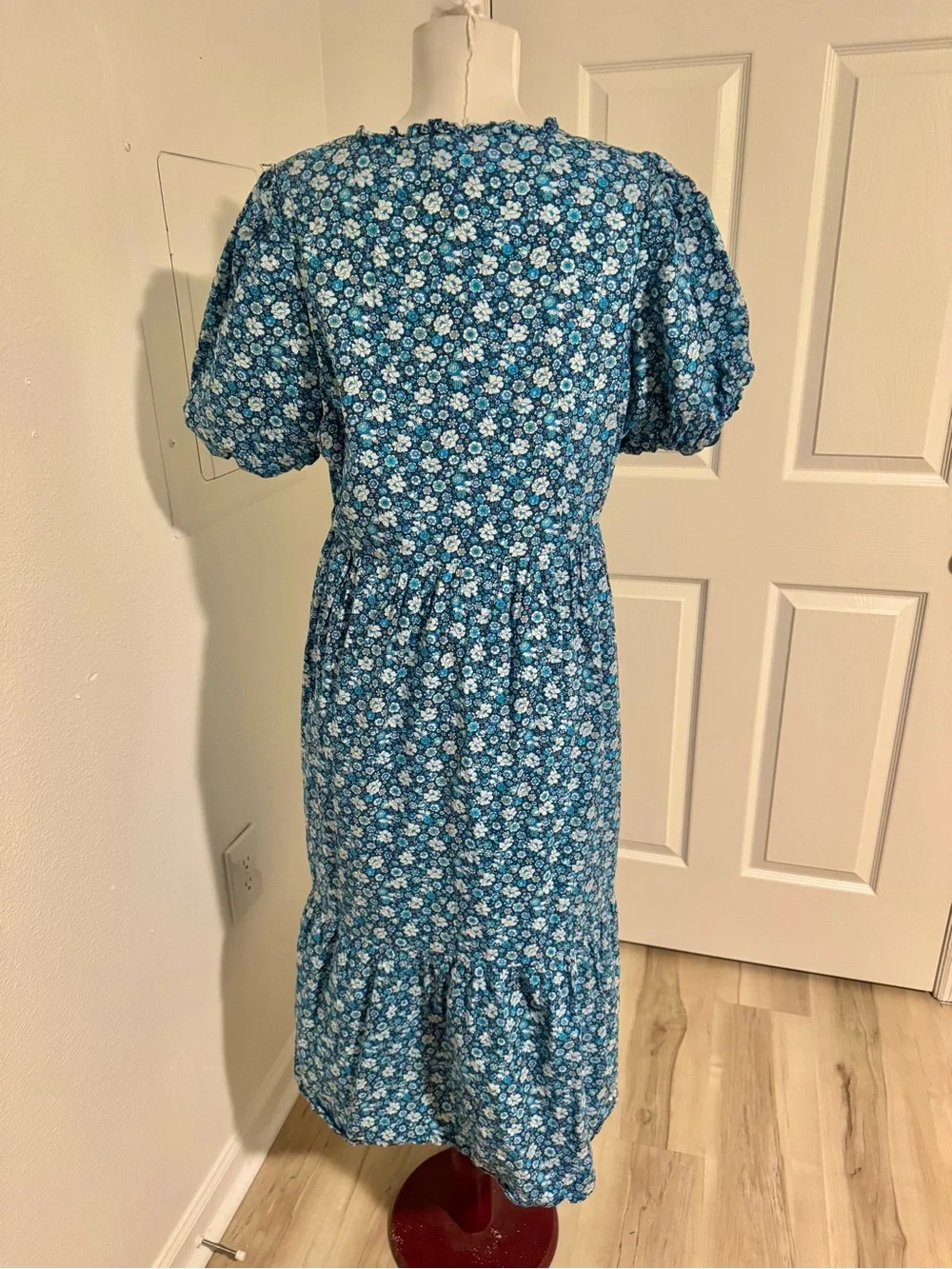 Tuckernuck Hyacinth House Blue Floral Puff Sleeve Midi Dress Size L
